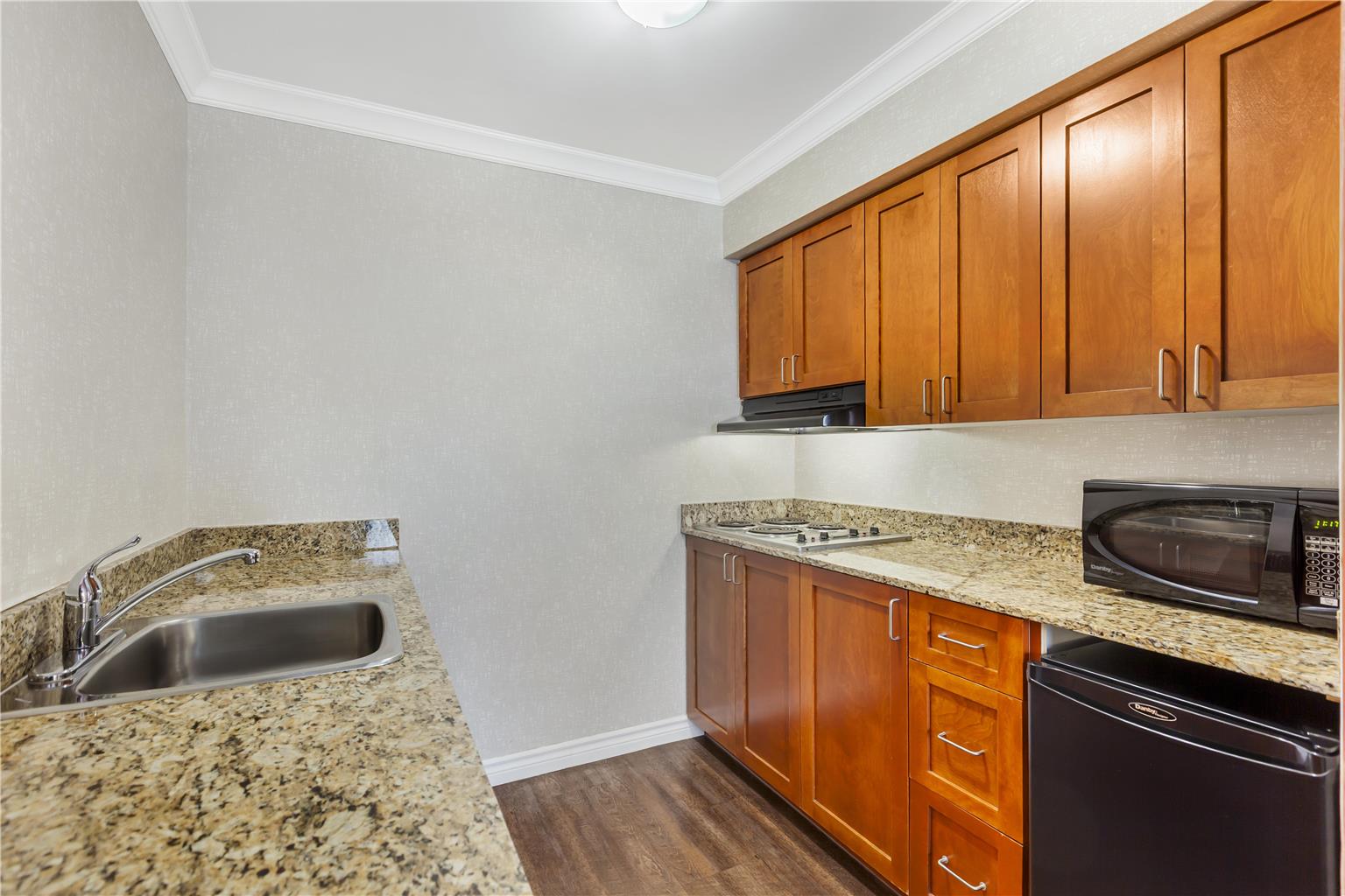 Фото Best Western Plus Rose City Suites