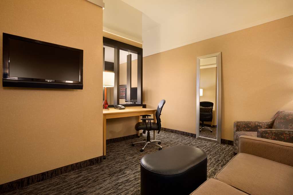 Фото DoubleTree by Hilton Hotel Oklahoma City Airport