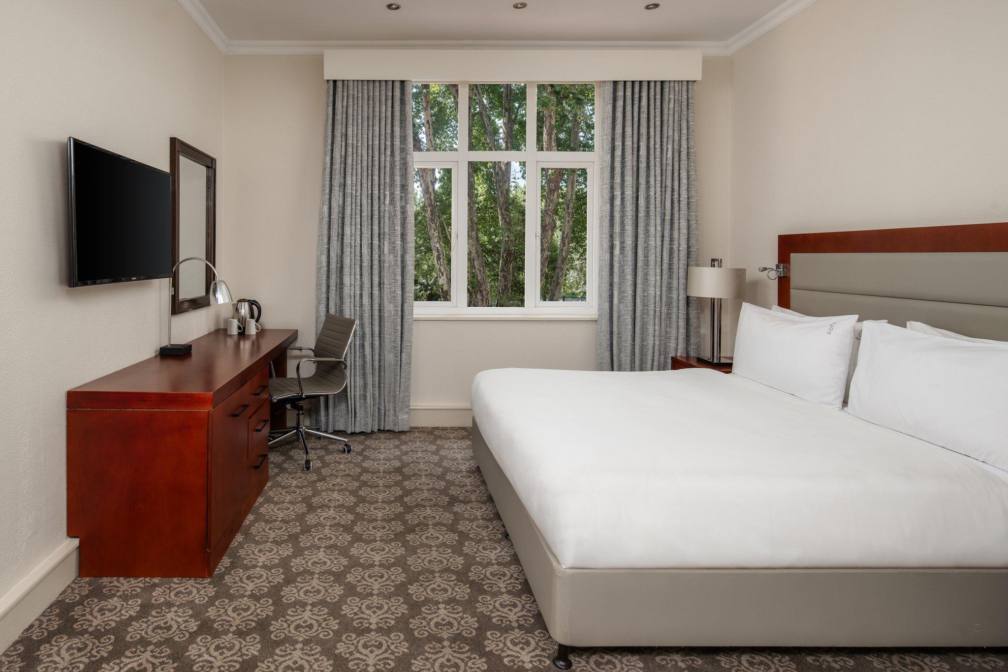 Фото Holiday Inn Johannesburg Sunnyside Park