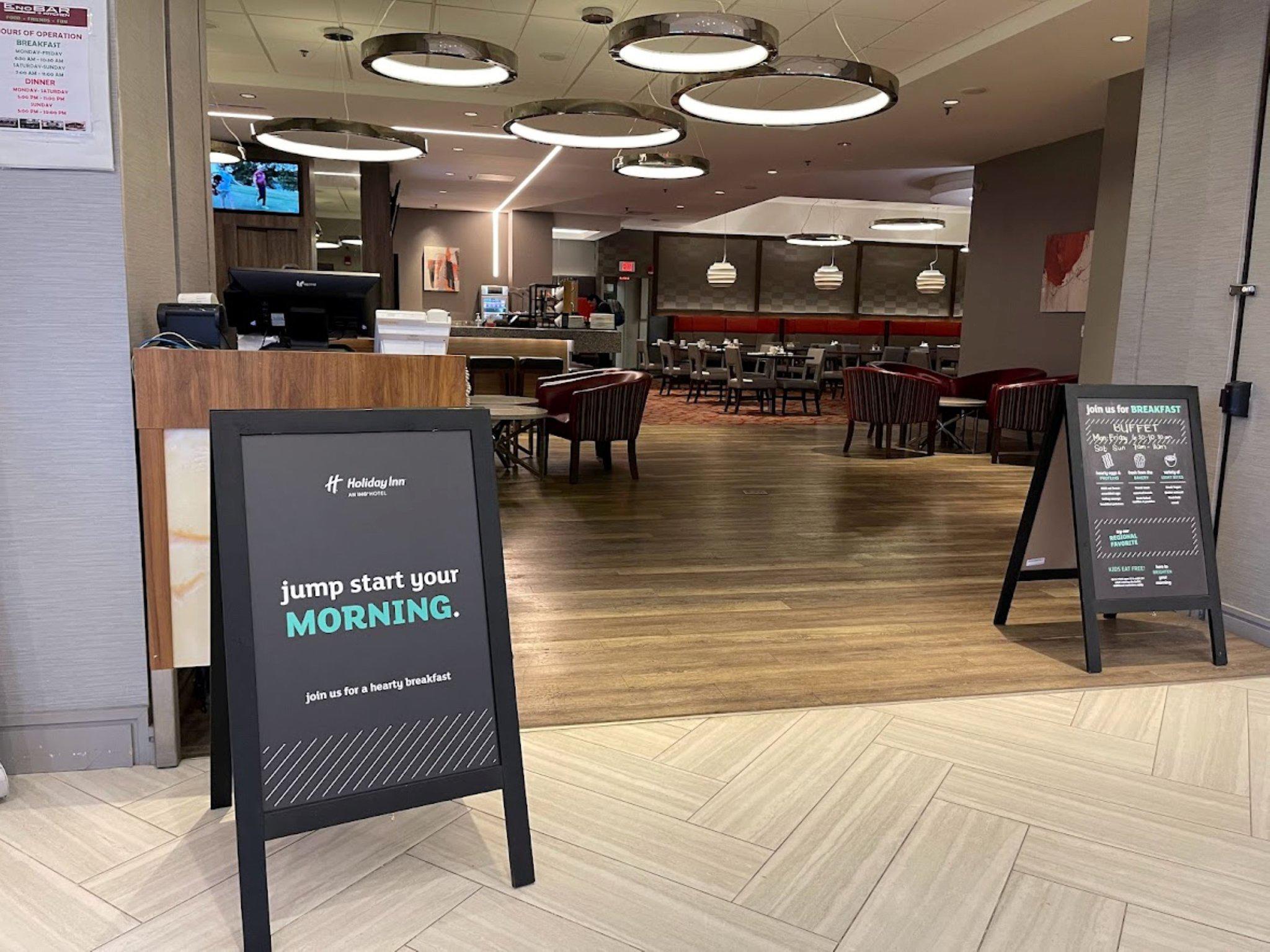 Фото Holiday Inn Winnipeg-South by ihg