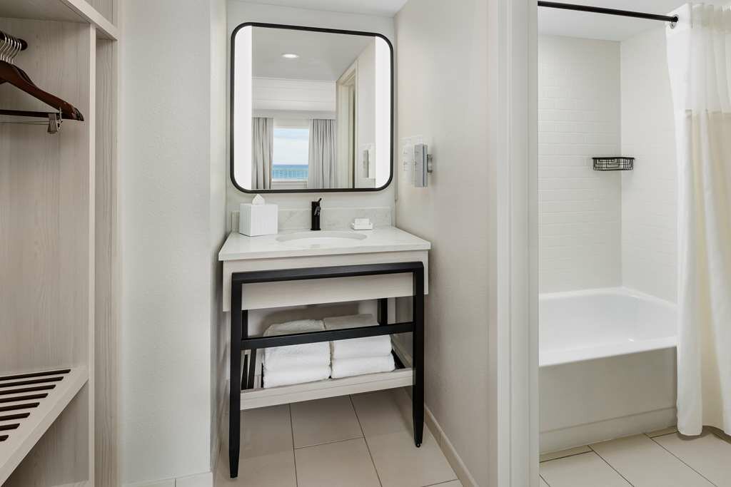 Фото Dunes Manor Hotel and Dunes Suites