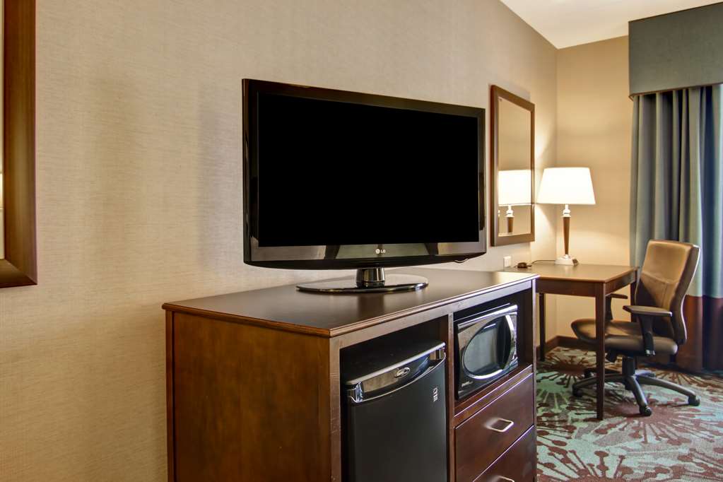 Фото Hampton Inn by Hilton Toronto Airport Corporate Centre