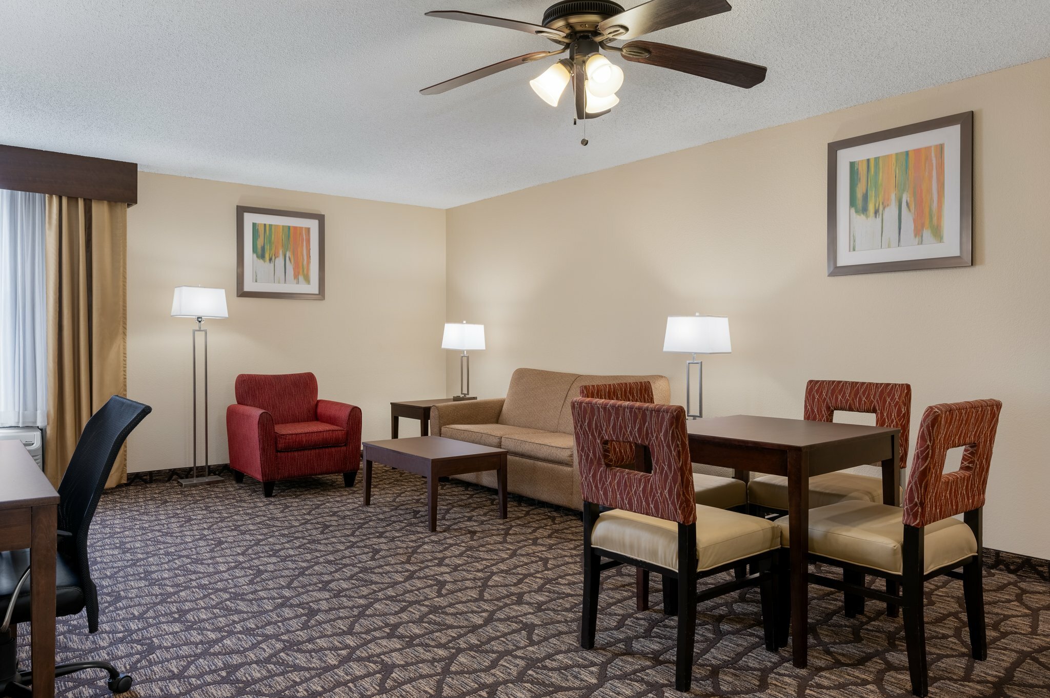 Фото Holiday Inn Express Tallahassee - I-10 E, an Ihg Hotel