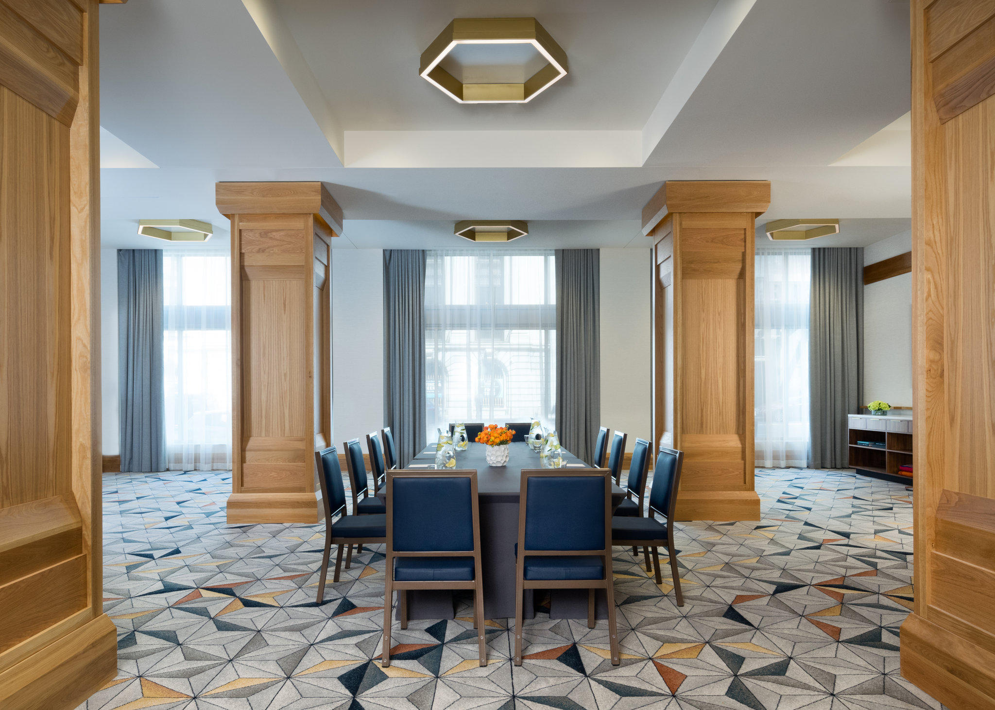 Фото Kimpton Schofield Hotel, an Ihg Hotel