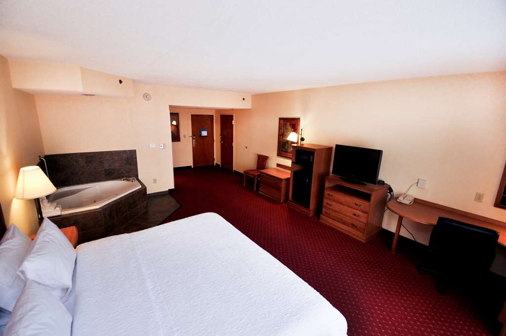Фото Hampton Inn & Suites Louisville East