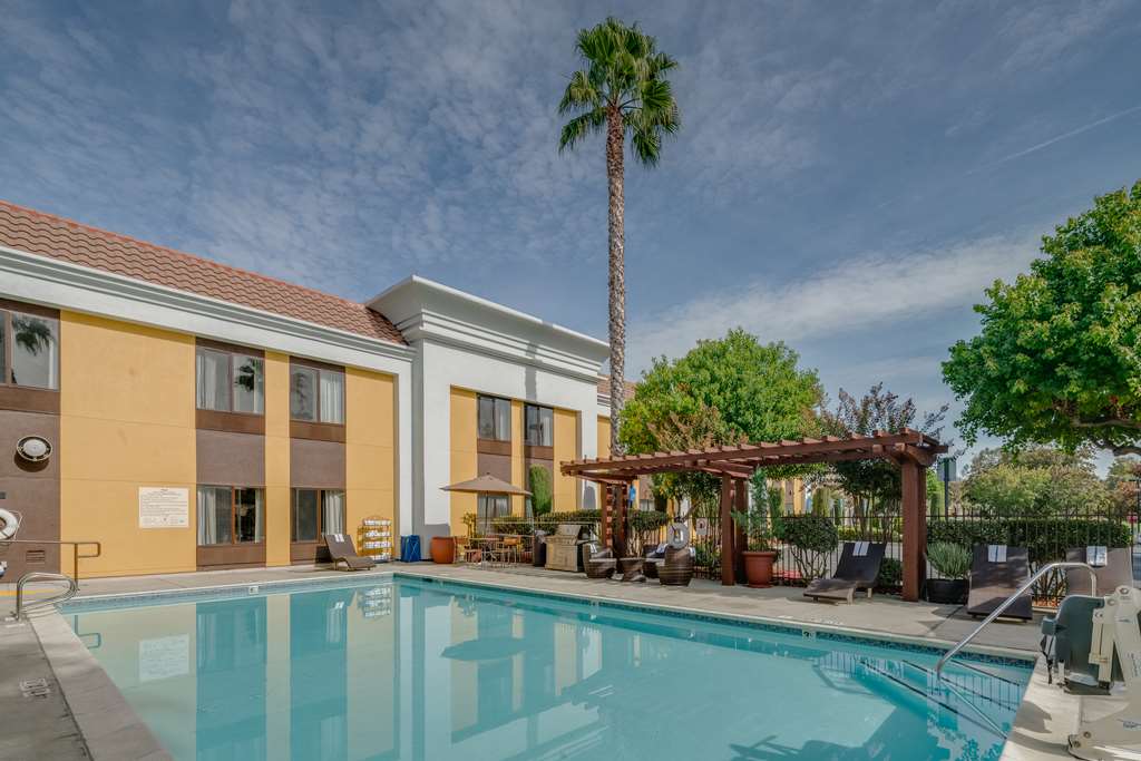 Фото Hampton Inn Livermore