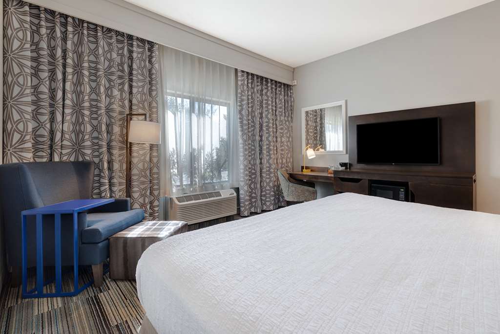 Фото Hampton Inn & Suites Tulare