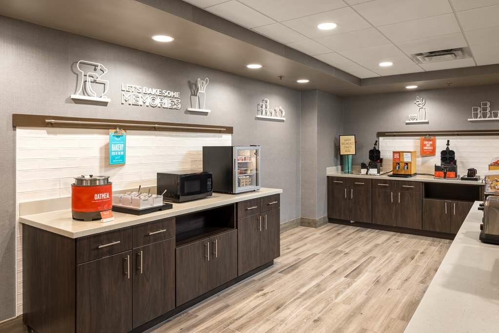 Фото Hampton Inn & Suites Manteca