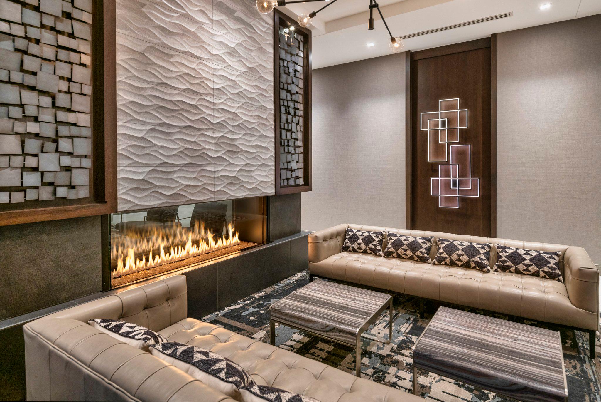 Фото Holiday Inn Express Boston Logan Airport - Revere, an Ihg Hotel