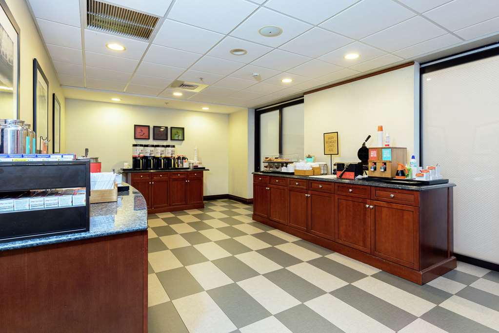 Фото Hampton Inn & Suites Ft. Pierce