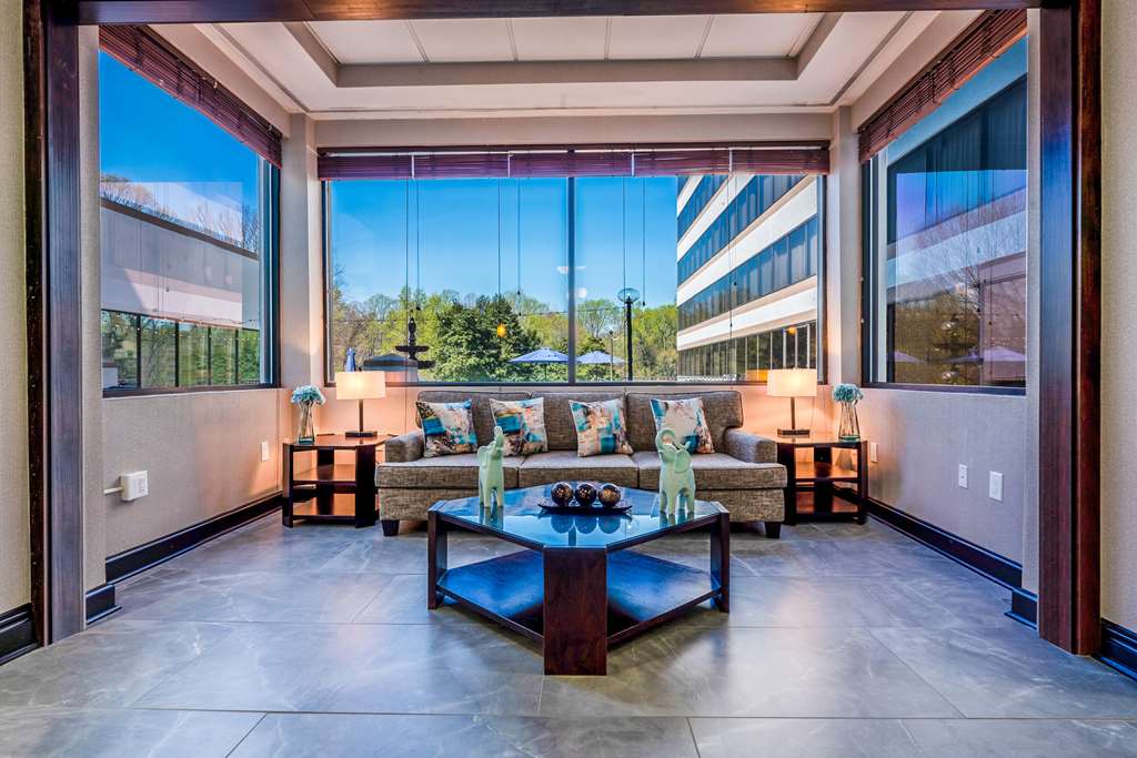 Фото DoubleTree by Hilton South Charlotte Tyvola