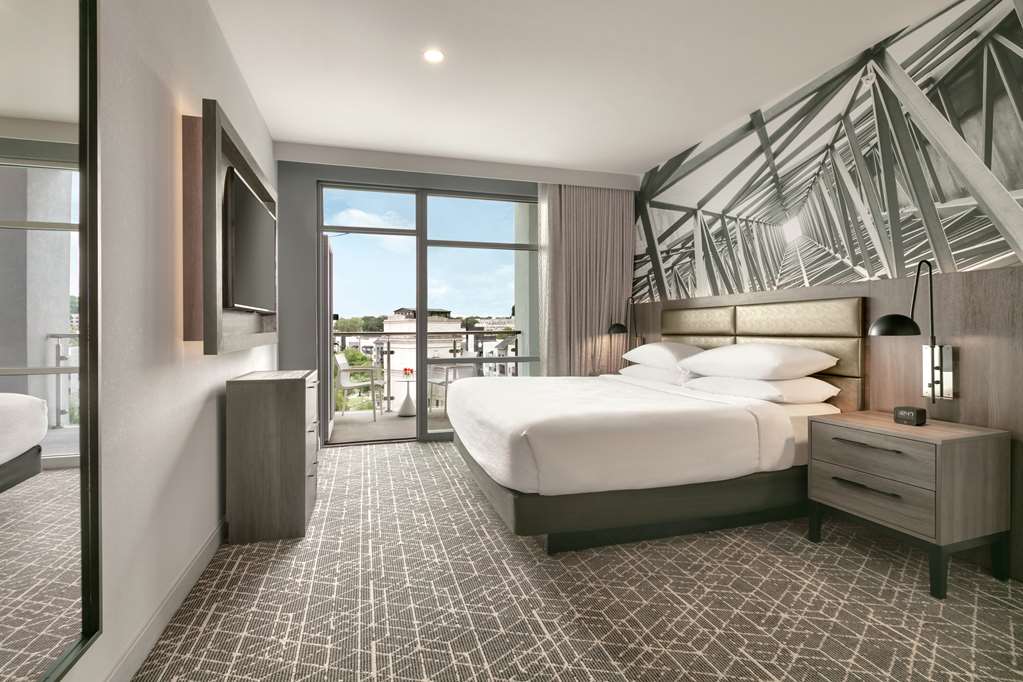 Фото Embassy Suites by Hilton Atlanta Midtown