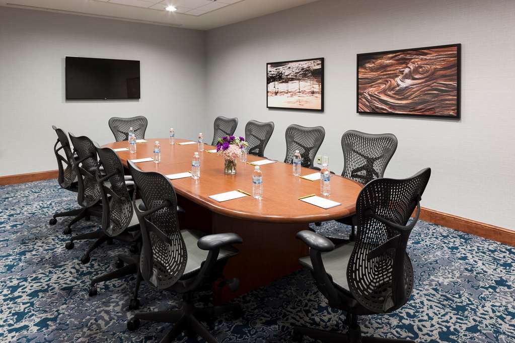 Фото Hilton Garden Inn Austin North