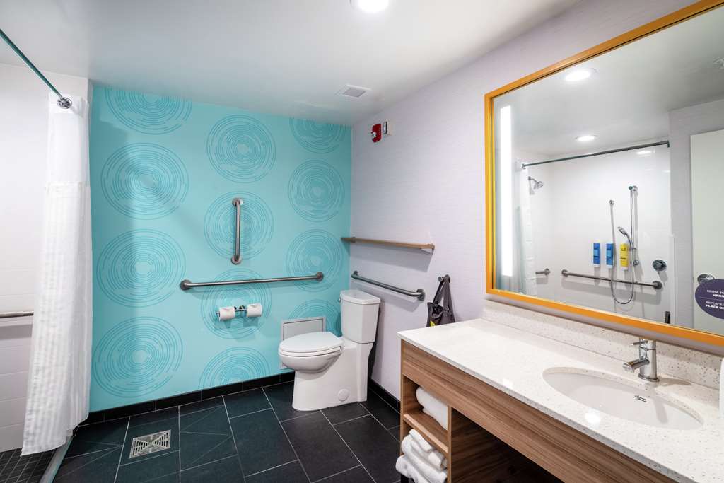 Фото Tru by Hilton Greenville