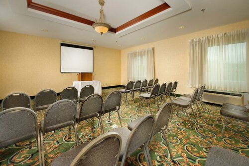 Гостиница Holiday Inn Express & Suites Lenoir City в Ленуар Сити