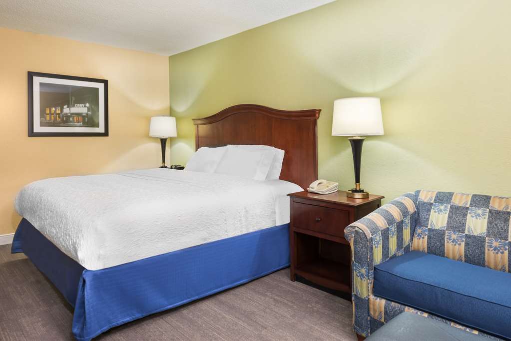 Фото Hampton Inn Raleigh Cary