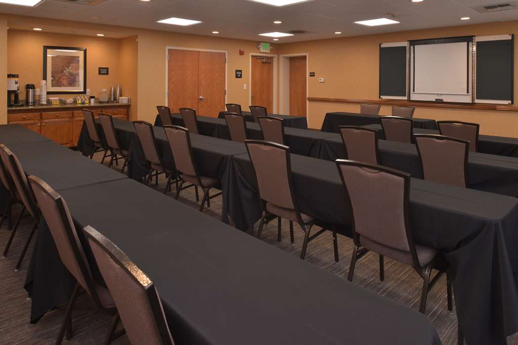 Фото Hampton Inn & Suites Bakersfield North-Airport