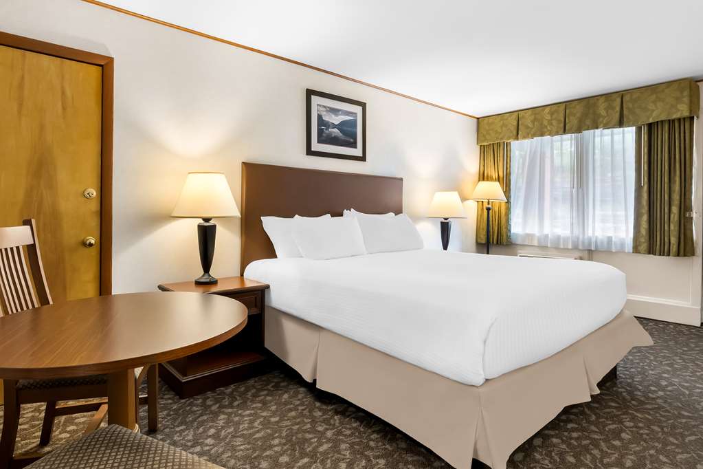 Фото Best Western Adirondack Inn