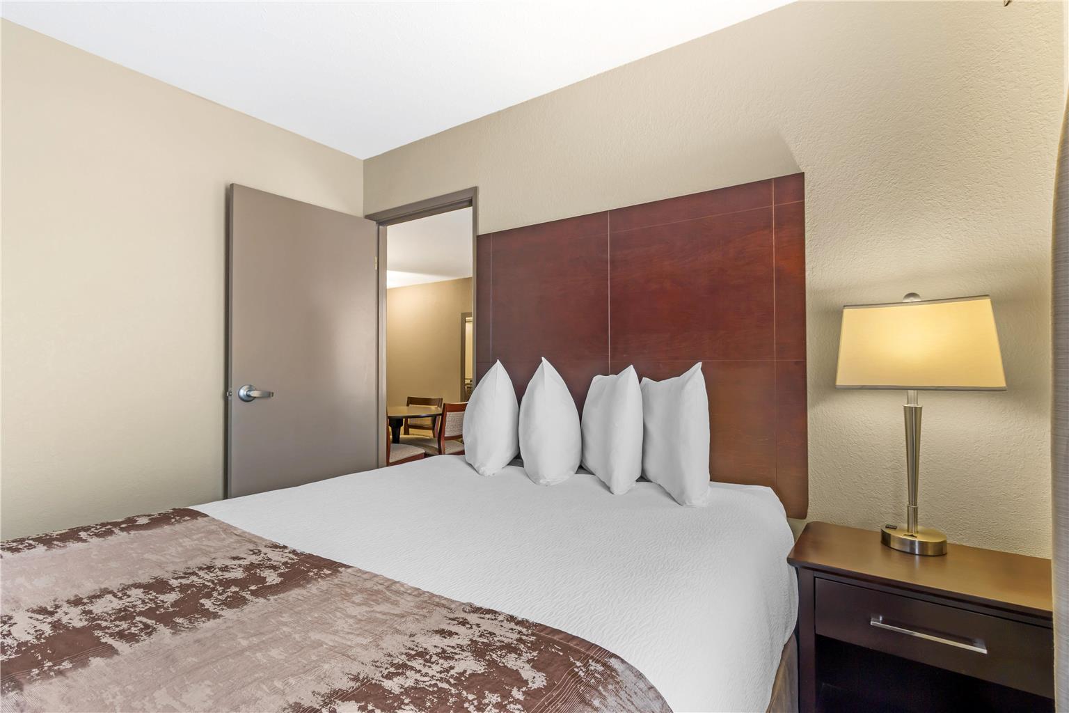 Фото Best Western Plus Pembina Inn & Suites