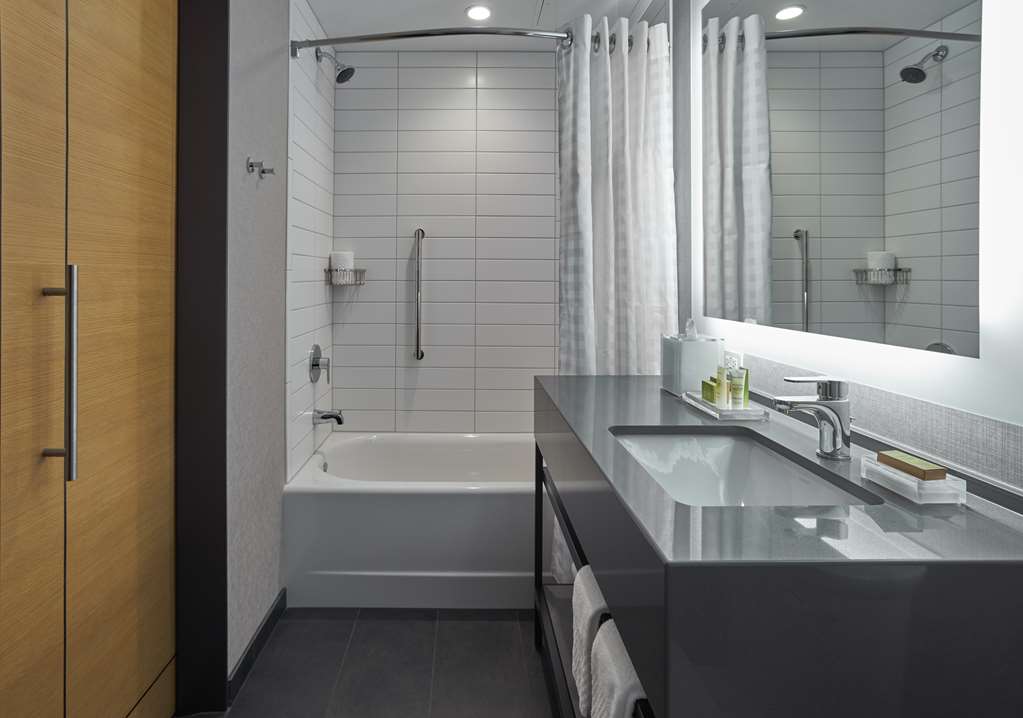 Фото Hilton Des Moines Downtown