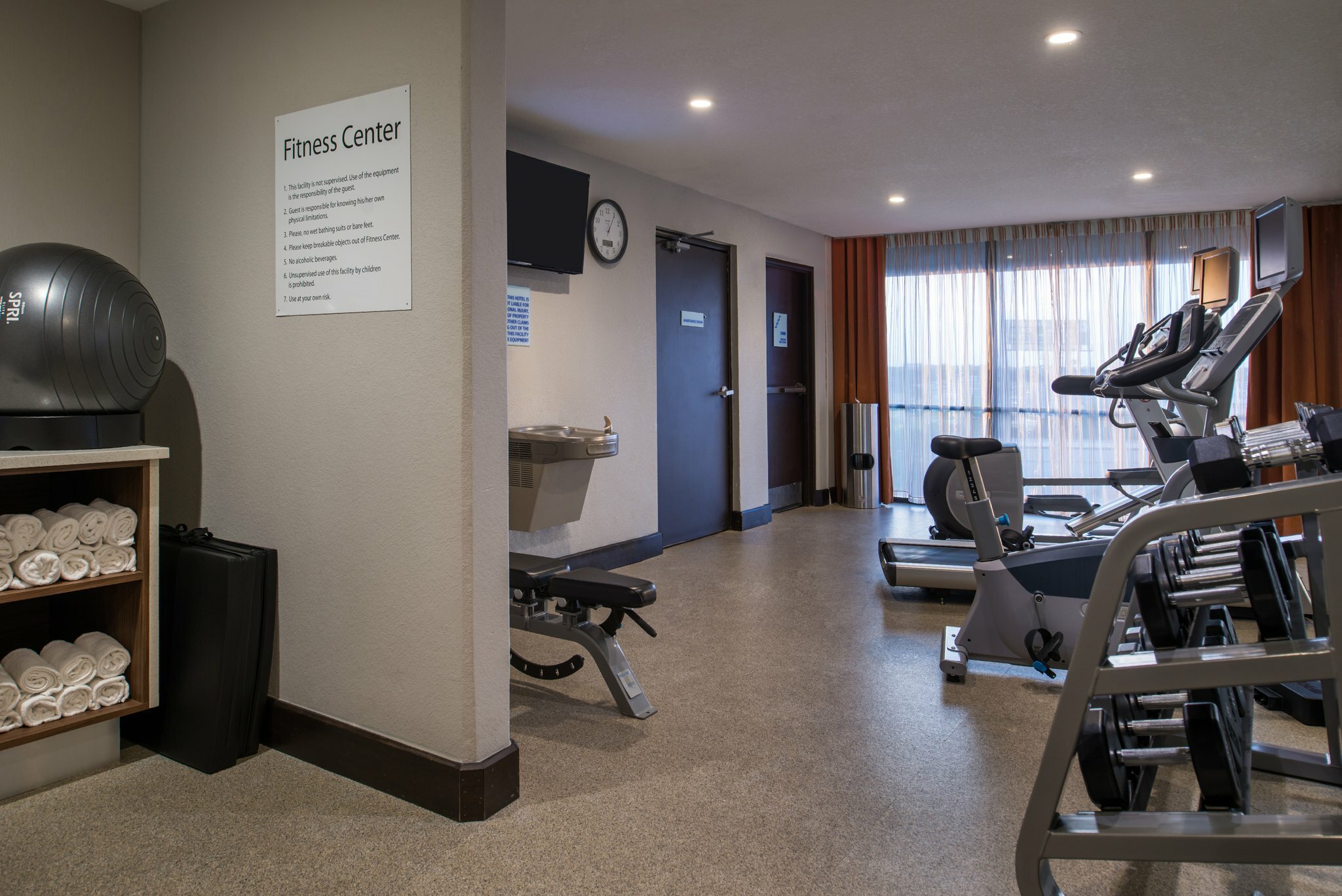 Фото Holiday Inn Express & Suites San Antonio Medical-Six Flags, an Ihg Hotel