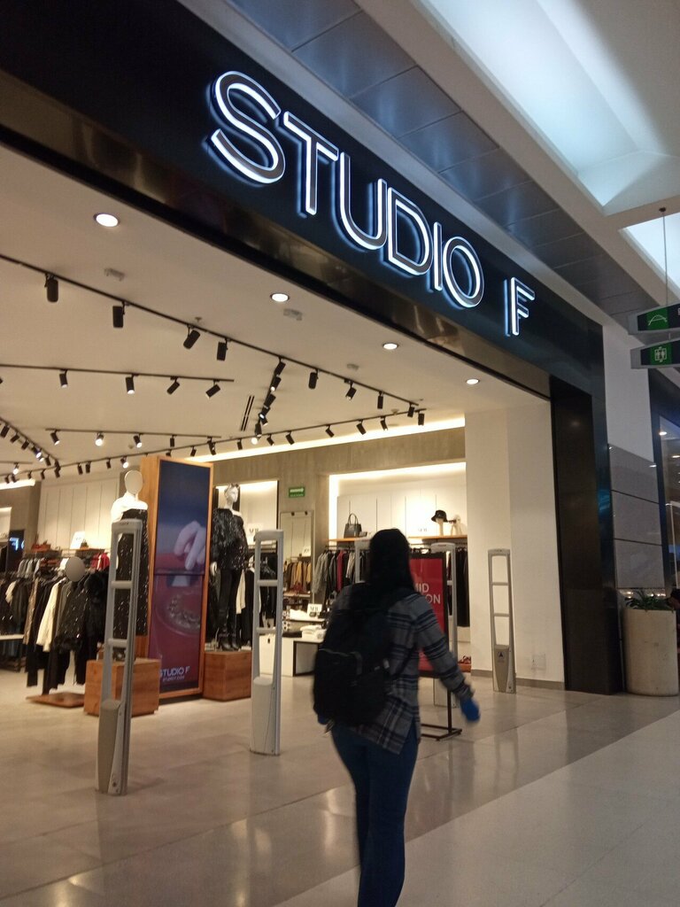 Clothing store Studio F, Bogota, photo