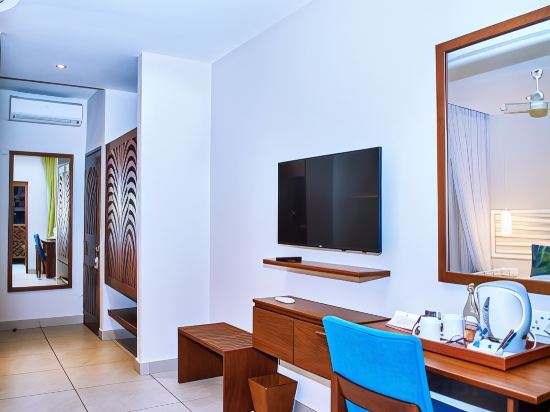 Фото Neptune Palm Beach Boutique Resort & Spa