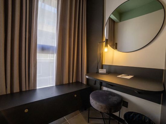 Фото Eleven by Warren Collection