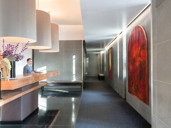 Фото Grosvenor House Suites