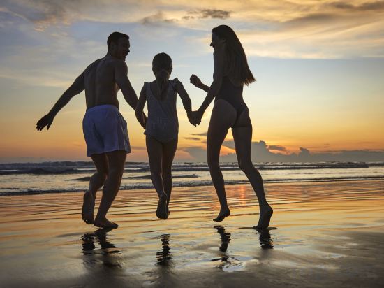 Фото Courtyard by Marriott Bali Seminyak Resort