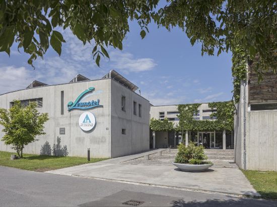 Фото Lausanne Youth Hostel Jeunotel