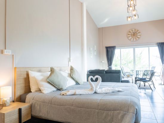 Фото The Beach Cha Am Suite