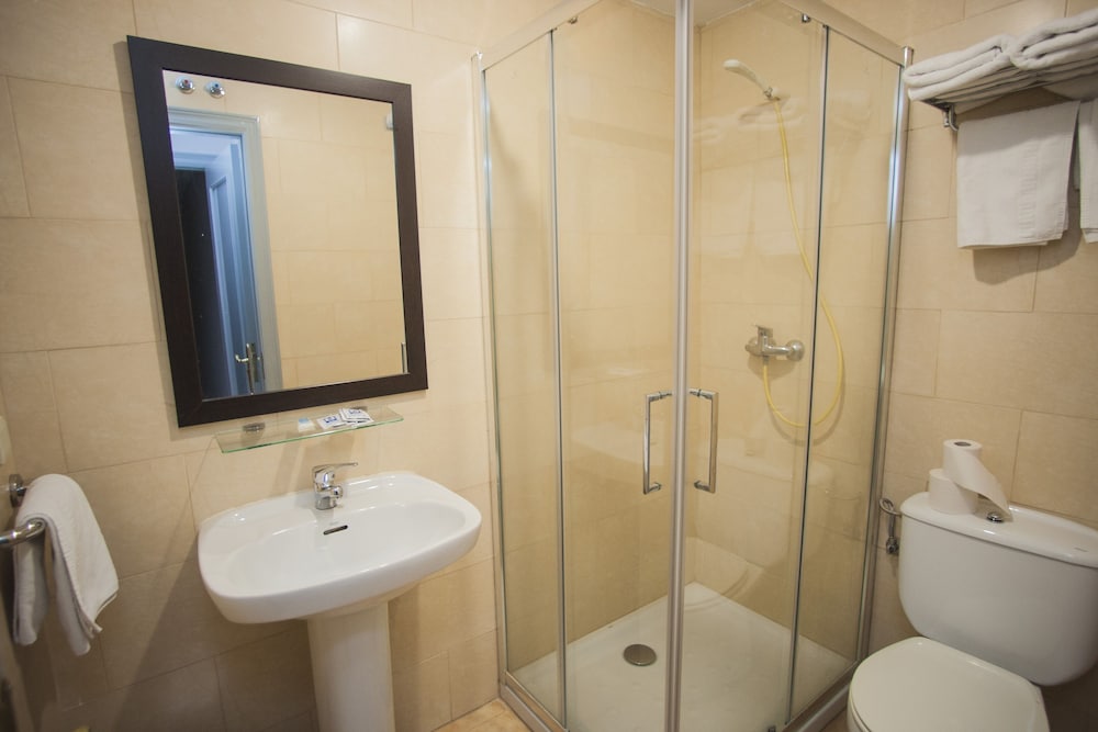 Фото Hostal Santa Barbara