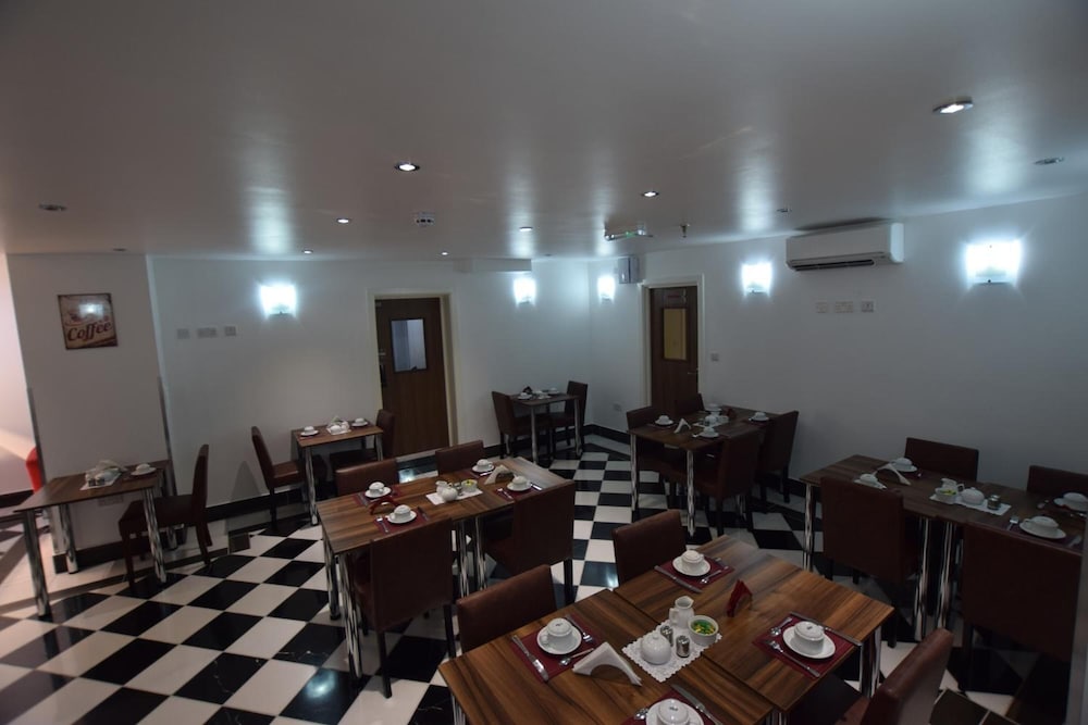 Фото Lucky 8 Hotel