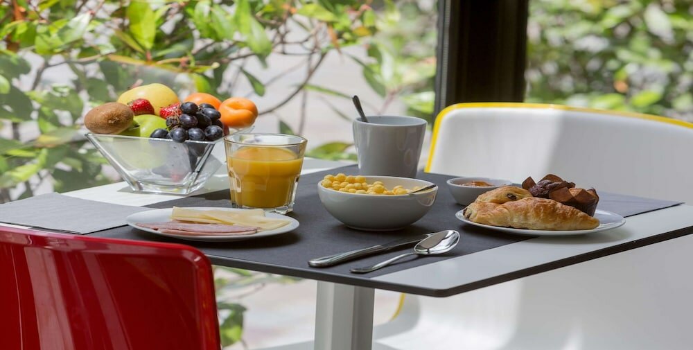 Фото Kyriad Nimes Ouest