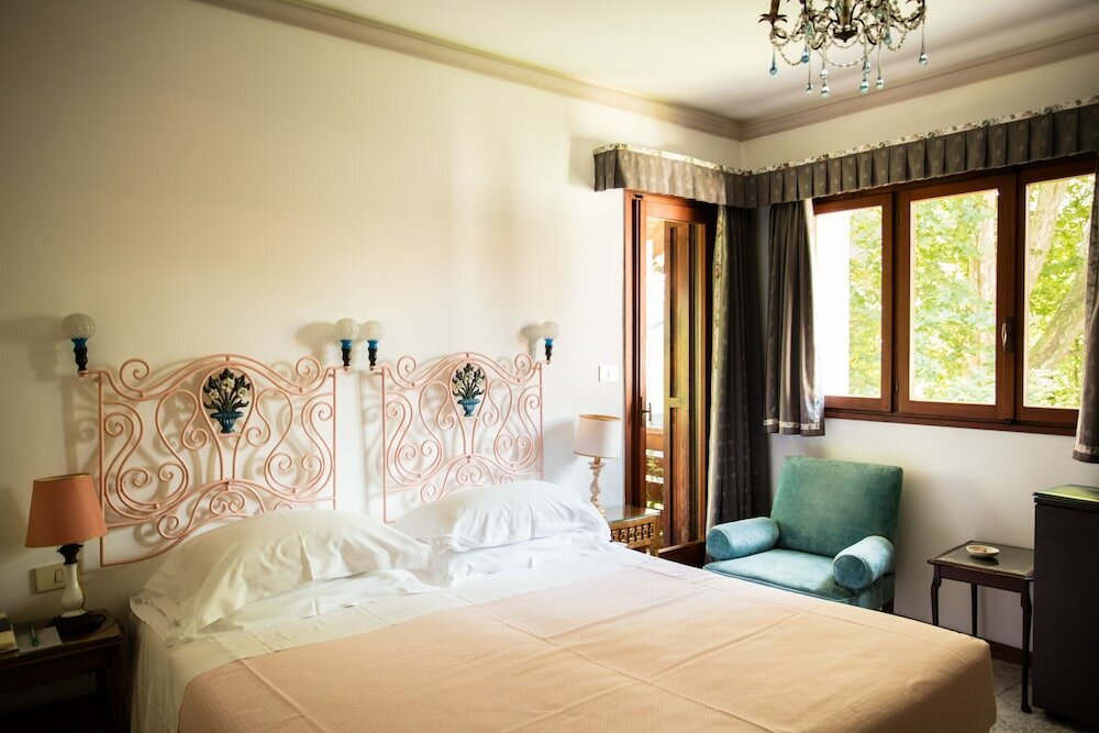 Фото Residenza d'Epoca Albergo Quattro Fontane