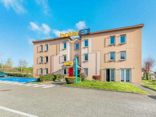 Гостиница HotelF1 Lyon Bourgoin-Jallieu в Ла-Туре-дю-Пене