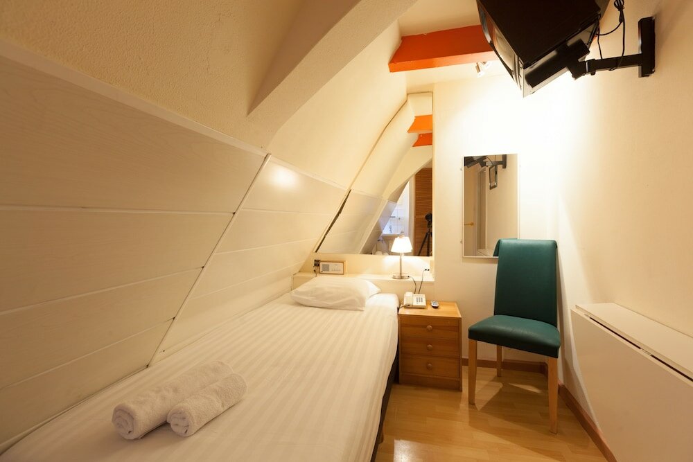 Фото The Townhouse Hotel