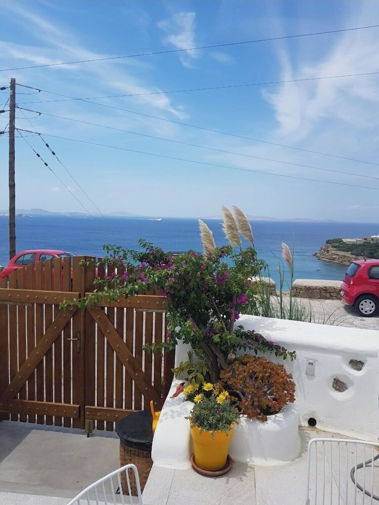 Фото Villa Elina Suites And More