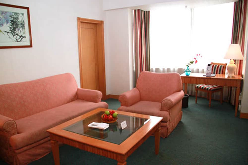 Фото Rosedale Hotel and Suites Guangzhou