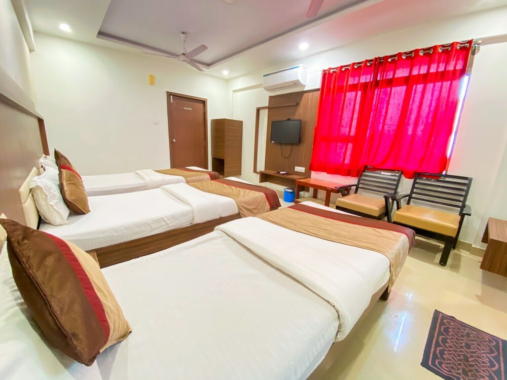 Фото Hotel Gomti