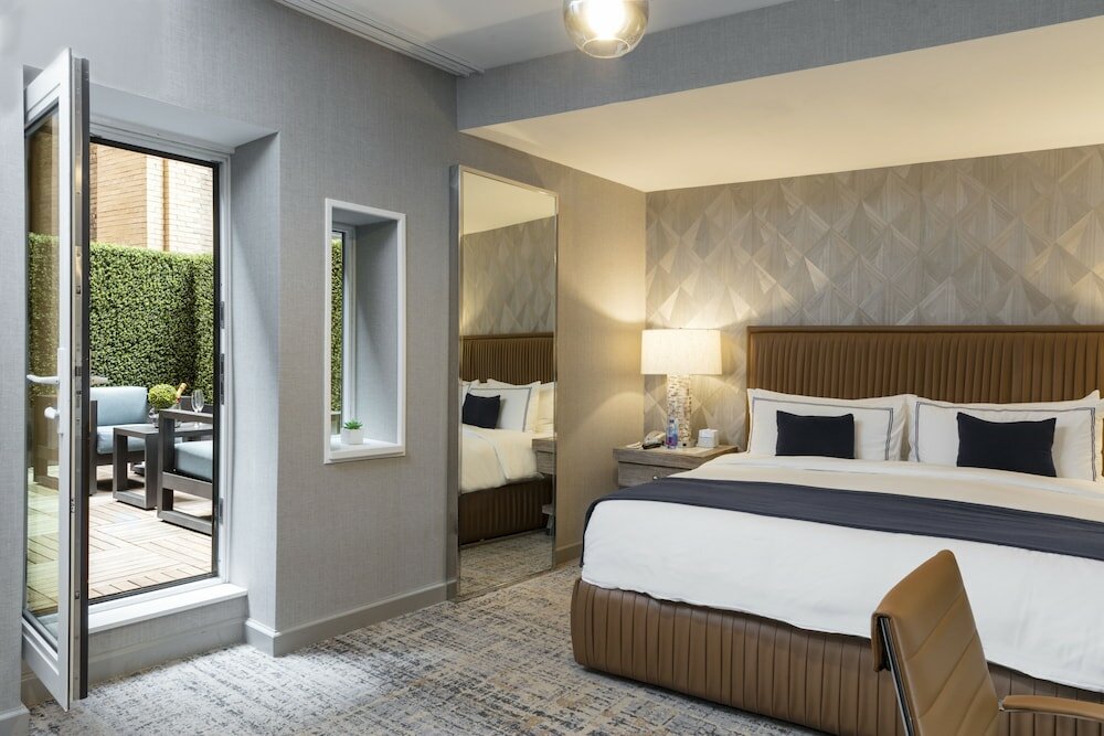 Фото The Artezen Hotel