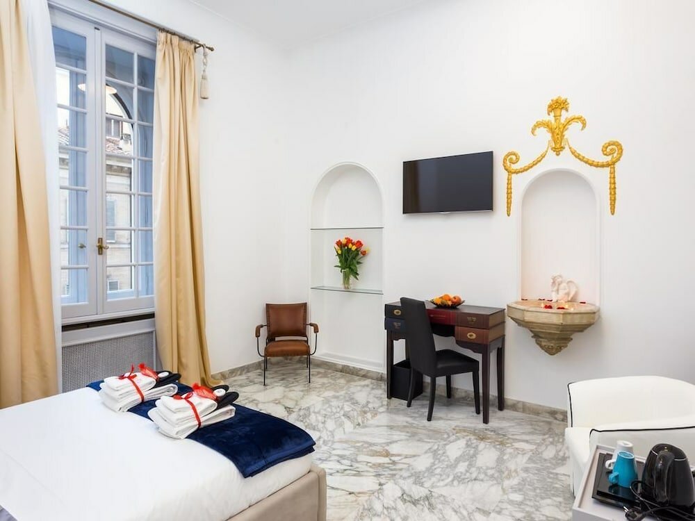 Фото Queen Palace Suites