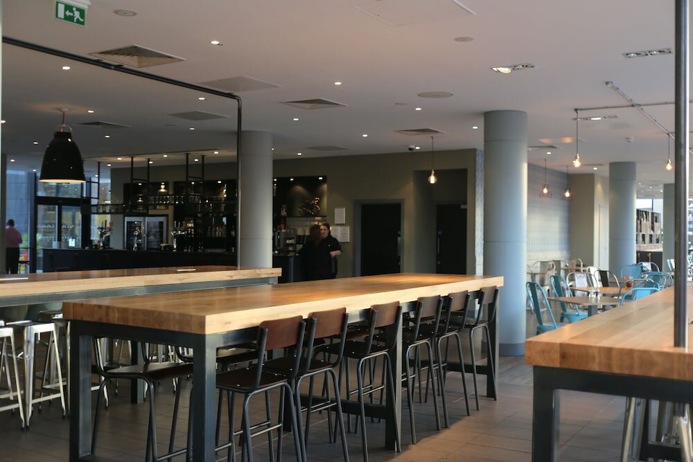 Фото Radisson Hotel Manchester City Centre, A Verified Net Zero Hotel