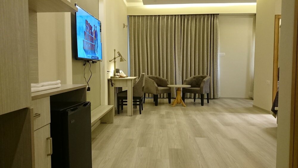 Фото Mango Hotels Naveen