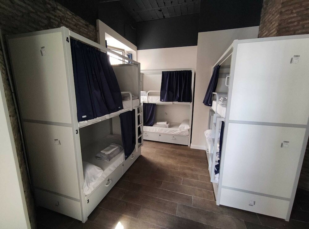 Фото Black Swan Hostel Sevilla