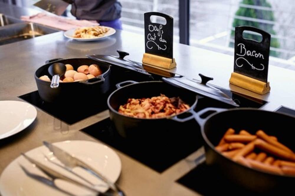 Фото Van Der Valk Hotel Charleroi Airport