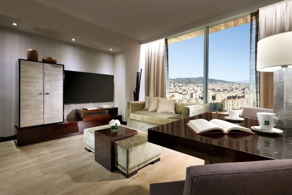 Фото Hyatt Regency Barcelona Tower