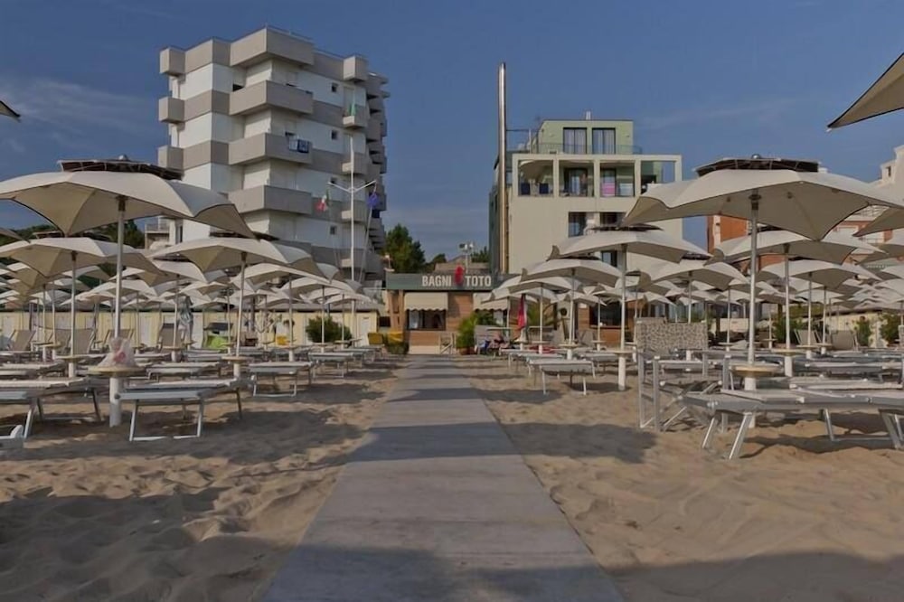 Фото Hotel Plaza