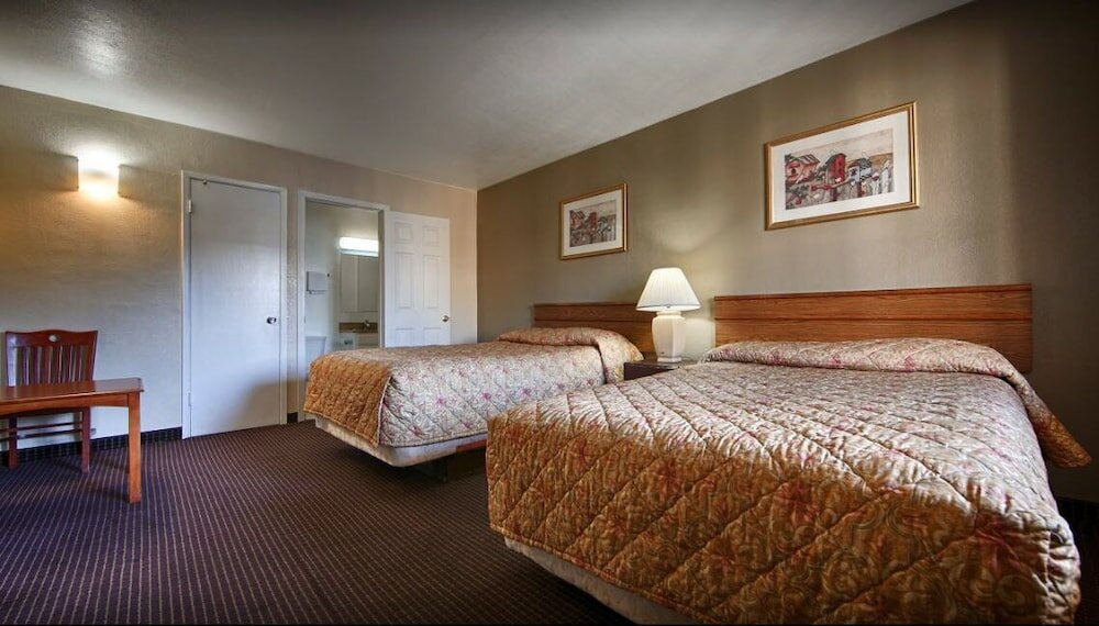 Фото Civic Center Inn